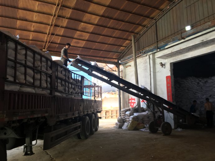 2020年6月32噸聚合硫酸鐵發(fā)貨現(xiàn)場