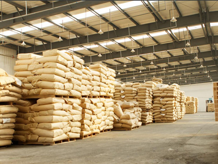 2020年7月百噸聚丙烯酰胺發(fā)貨現(xiàn)場